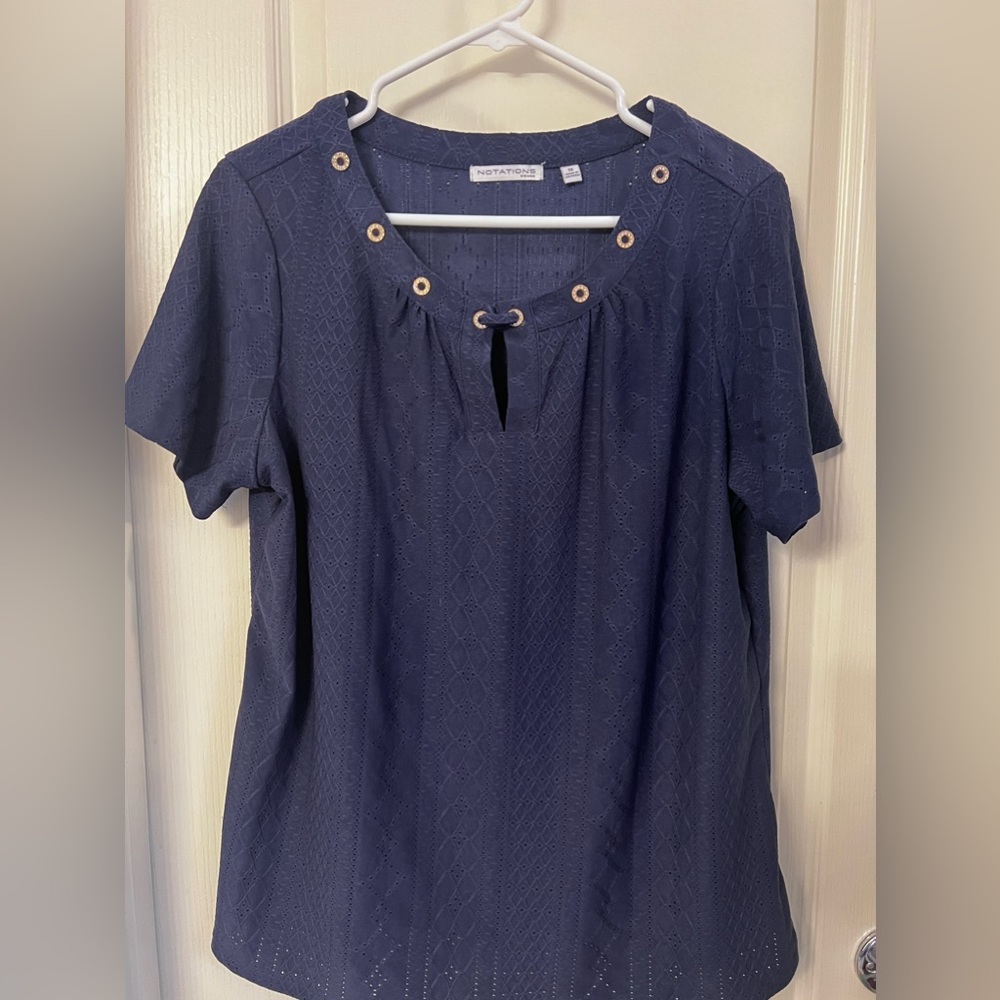 Blouse in navy blue